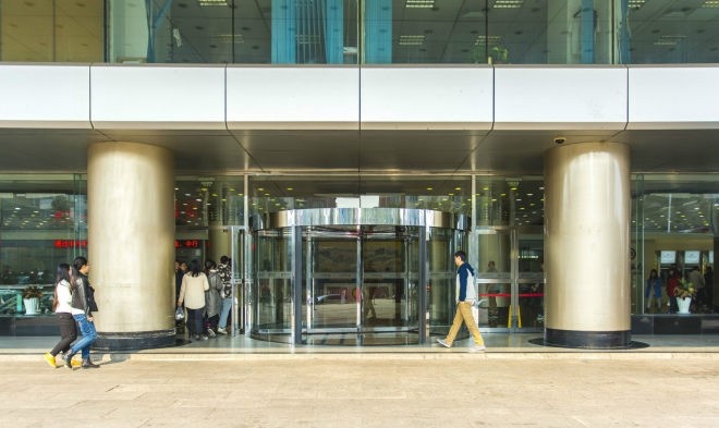 静安中心正门图